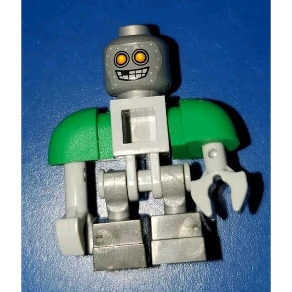 Lego Mini Figure Nexo Knights Aaron Bot Green Set #70355 Figure Only - Picture 3 of 8